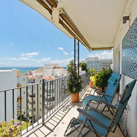 Beachfront Sea Views, Old Town, Parking Apartment Marbella