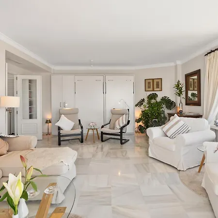Apartment Beachfront Sea Views, Old Town, Parking *