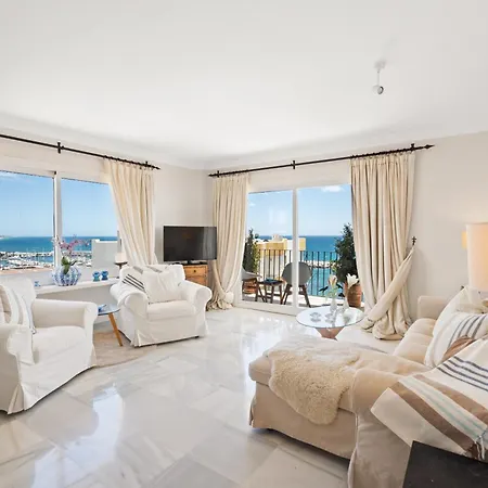 Beachfront Sea Views, Old Town, Parking Apartment *