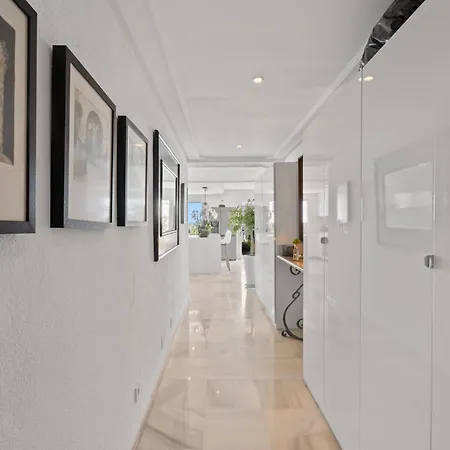 Apartment Beachfront Sea Views, Old Town, Parking Marbella