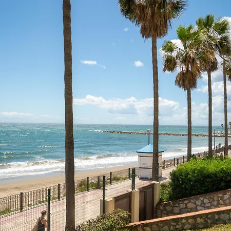 Beachfront Sea Views, Old Town, Parking * Marbella